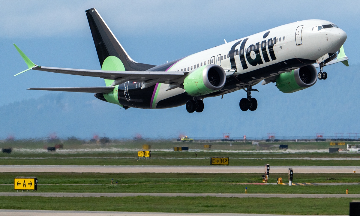 A flight takes off from Vancouver International Airport on March 24, 2026. Photo: VCG
