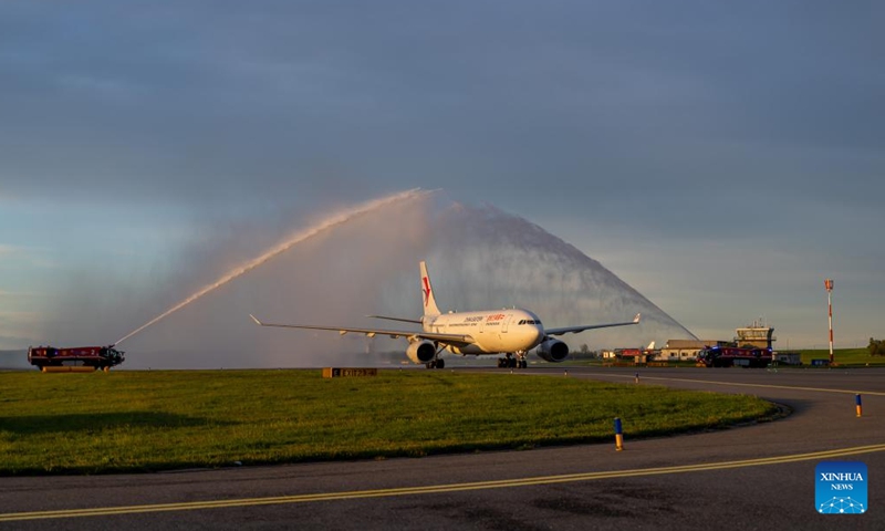 China Eastern Airlines flight MU5063 from Xi'an of China arrives at the Vienna Airport in Vienna, Austria, April 20, 2026. (Vienna Airport/Handout via Xinhua)

