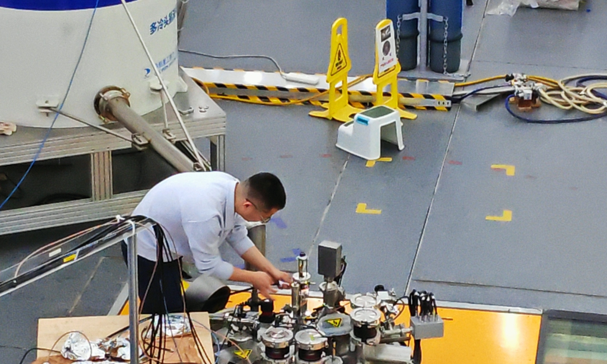 A researcher works at the ultra-low temperature high magnetic field quantum oscillation experimental station in Huairou Science City, Beijing, on April 20, 2026. Photo: Liang Rui/GT