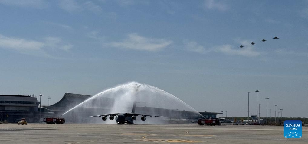 A Chinese Air Force Y-20B large transport aircraft carrying the remains of the fallen soldiers arrives at Taoxian International Airport in Shenyang, northeast China's Liaoning Province, April 22, 2026. (Xinhua/Li Gang)