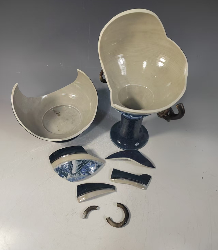 A Qing Dynasty vase before and after restoration