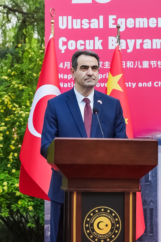 Sel?uk ünal, Ambassador of Türkiye to China, gives opening remarks at the celebration in Beijing on April 23, 2026. Photo: Courtesy of the Embassy of the Republic of Türkiye in China