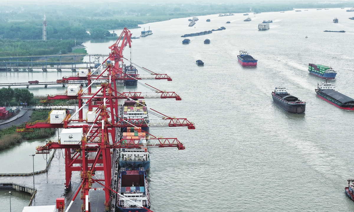View of cargo ships at a container terminal of Yangzhou Port, East China's Jiangsu Province on April 23, 2026 Photo: VCG