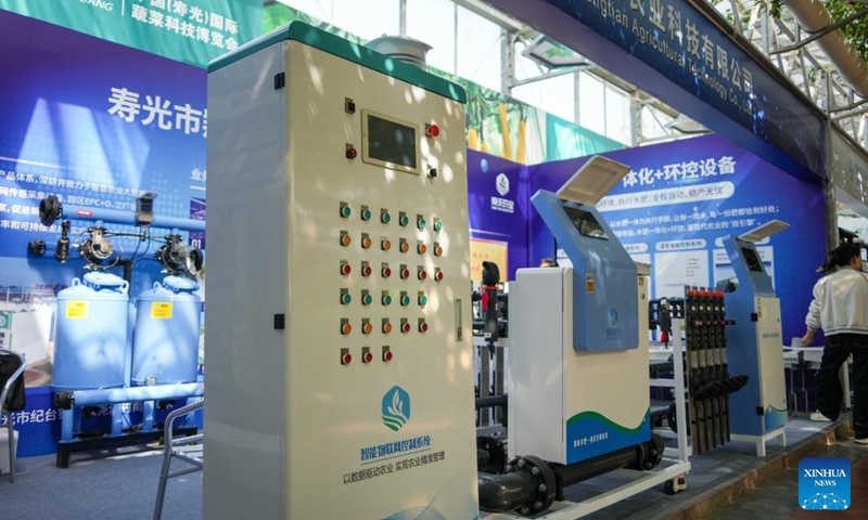 All-weather field environment monitoring devices are displayed at the 27th China (Shouguang) International Vegetable Science and Technology Expo in Shouguang, east China's Shandong Province, April 20, 2026. Featuring more than 50 types of agricultural robots in its booth for digital agriculture, this year's expo allow visitors to peep into the future of unmanned farming. (Xinhua/Xu Suhui)