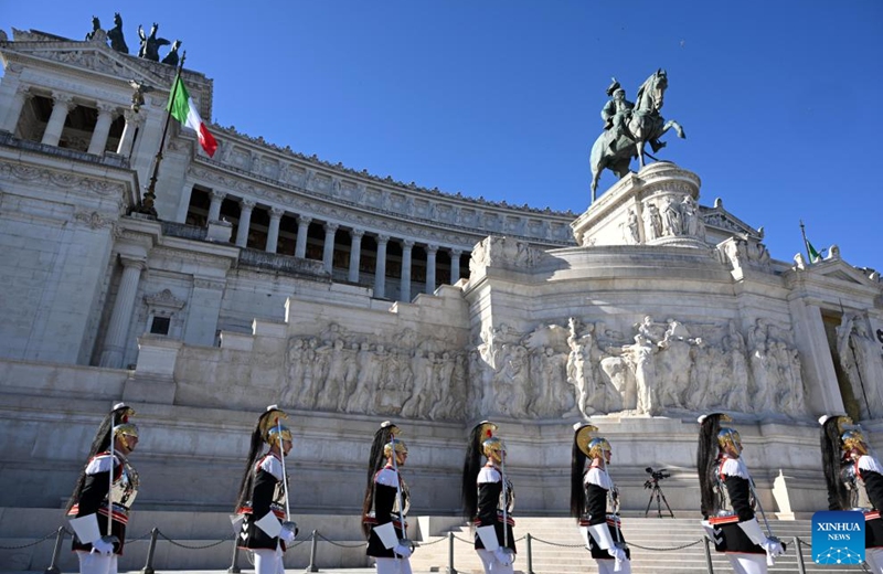 Italian presidential honor guards participate in a ceremony to mark Italy's Liberation Day at the Vittoriano Monument in Rome, Italy, on April 25, 2026. Italy marked the 81st anniversary of its liberation from fascism on Saturday. (Photo by Alberto Lingria/Xinhua)