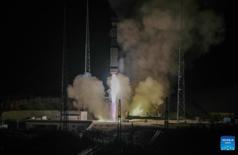 A Long March-6 carrier rocket carrying a Pakistani satellite blasts off from the Taiyuan Satellite Launch Center in north China's Shanxi Province on April 25, 2026.

The satellite, named PRSC-EO3, was lifted off at 8:15 p.m. (Beijing Time) and successfully entered its planned orbit. (Photo by Guo Jinqi/Xinhua)