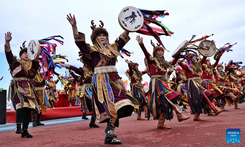 People from the Hezhe ethnic group perform at an event during the Kaijiang folk culture week in Tongjiang City, northeast China's Heilongjiang Province, April 25, 2026. Tongjiang kicked off the Kaijiang folk culture week on Saturday, where diverse activities including traditional performances were staged to showcase the region's ethnic heritage.

Kaijiang refers to the annual springtime thawing of ice-covered rivers in northeast China. Photo: Xinhua