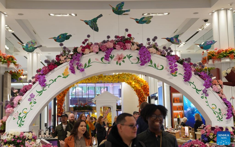 People visit the Macy's Flower Show in New York, the United States, on April 25, 2026. Featuring thousands of flowers and plants with scenic garden installations, the flower show is held here from April 23 to May 10. (Xinhua/Zhang Fengguo)