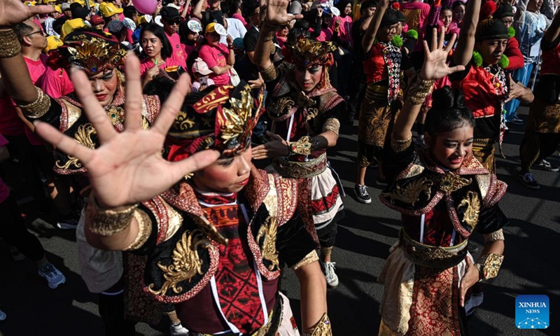 Dancers participate in a cultural event to welcome International Dance Day in Jakarta, Indonesia, April 26, 2026. (Xinhua/Agung Kuncahya B.)