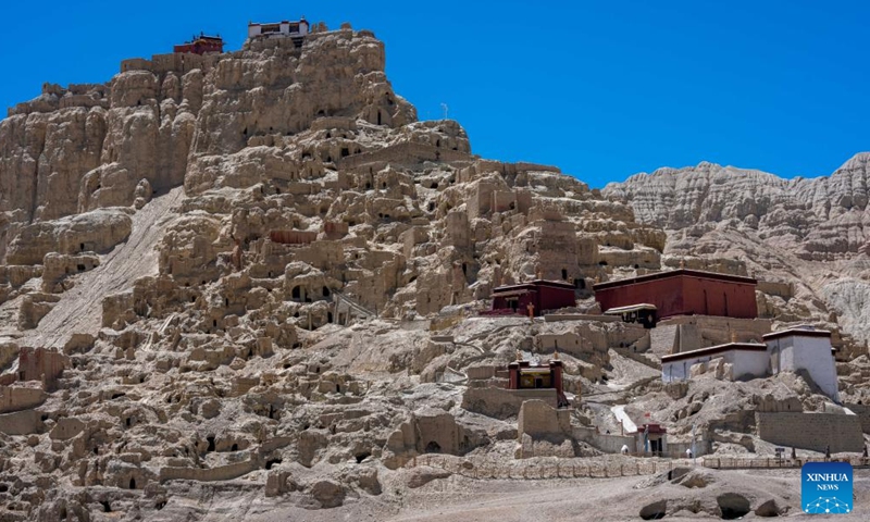 This photo taken on April 26, 2026 shows the ruins of the ancient Guge Kingdom in Zanda County of Ngari Prefecture, southwest China's Xizang Autonomous Region. (Xinhua/Tenzing Nima Qadhup)

