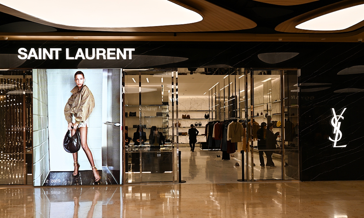 Saint Laurent's shop Photo: VCG