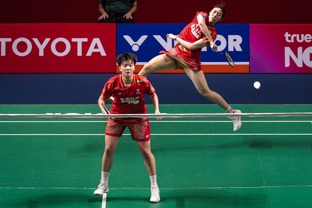 Chinese shuttlers Bao Lijing (right) and Cao Zihan play against Japan's Rin Iwanaga and Kie Nakanishi during their women's doubles final match at the Thailand Open badminton tournament in Bangkok, Thailand on May 17, 2026. Photo: VCG