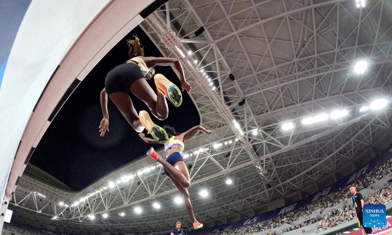 Athletes compete during the women's 3000m steeplechase final at the Yangtze River Delta Athletics Diamond Gala in Shaoxing, east China's Zhejiang Province, May 16, 2026. (Xinhua/Li Ming)