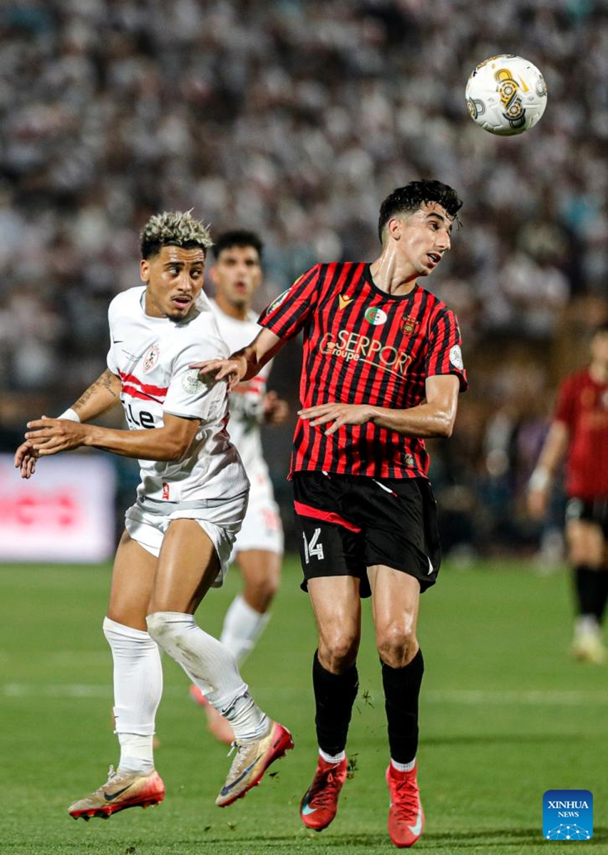 Brahim Benzaza (R) of USM Alger vies for a header during the final match between Zamalek SC of Egypt and USM Alger of Algeria at the 2025/26 CAF Confederation Cup in Cairo, Egypt, on May 16, 2026. Photo: Xinhua