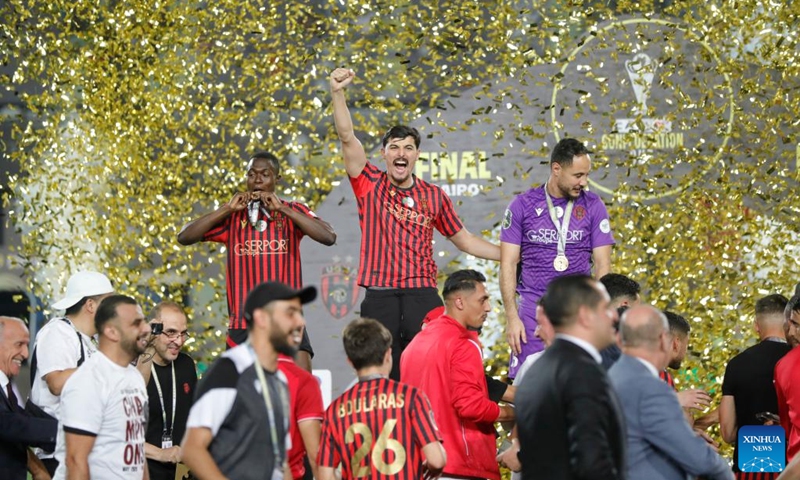 Players of USM Alger celebrate after winning the final match between Zamalek SC of Egypt and USM Alger of Algeria at the 2025/26 CAF Confederation Cup in Cairo, Egypt, on May 16, 2026. Photo: Xinhua