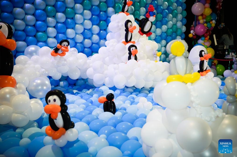 Penguin-themed balloon installations are seen during the World Balloon Festival in Warsaw, Poland, May 15, 2026. The festival takes place here from May 15 to 17, featuring large themed installations featuring tropical jungles, underwater world, outer space and architectural landmarks created with more than 100,000 biodegradable balloons. (Photo by Jaap Arriens/Xinhua)