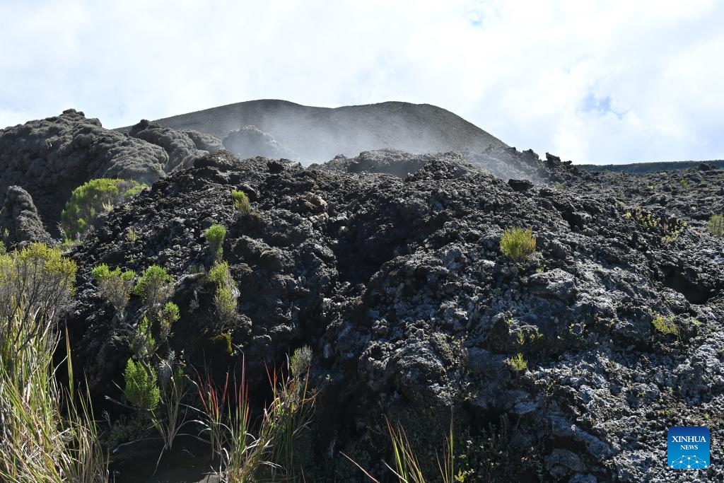 This photo taken on May 17, 2026 shows a view of Mount Karthala in the Comoros. Mount Karthala is the highest mountain and one of the most famous natural landscapes in the Comoros. Located on the Grande Comore island, it ranks among the world's most active volcanoes. (Photo: Xinhua)