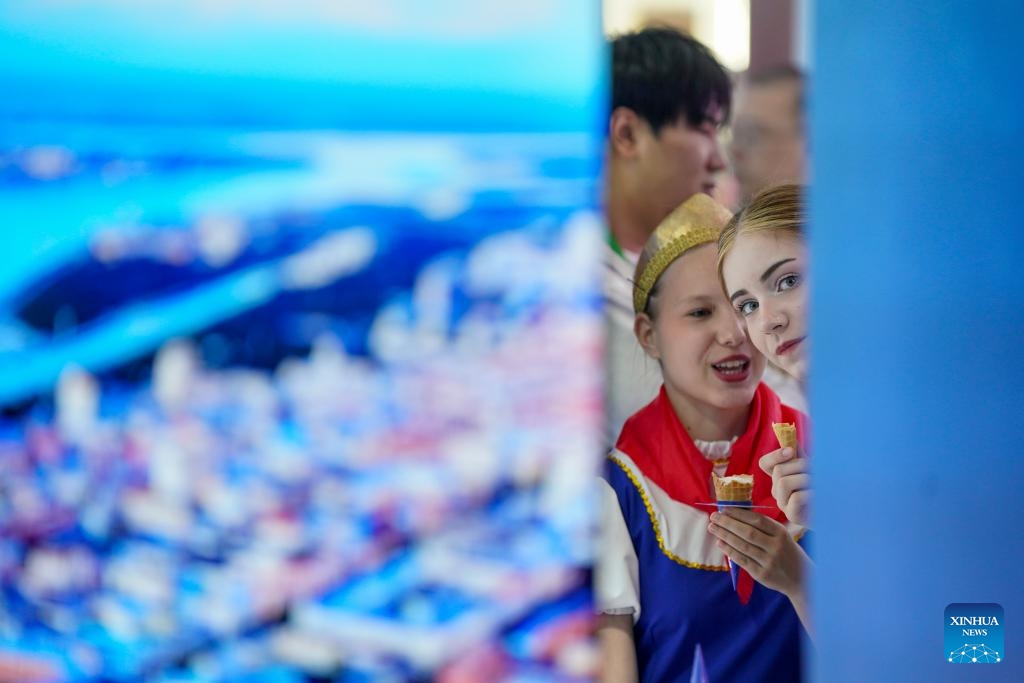 Russian dancers are pictured during the 10th China-Russia Expo in Harbin, northeast China's Heilongjiang Province, on May 17, 2026. The 10th China-Russia Expo, themed Trust, Cooperation, and Mutual Benefit, opened in Harbin on Sunday. It is jointly hosted by the Ministry of Commerce of the People's Republic of China, the People's Government of Heilongjiang Province, the Ministry of Economic Development of the Russian Federation, and the Ministry of Industry and Trade of the Russian Federation. (Photo: Xinhua)