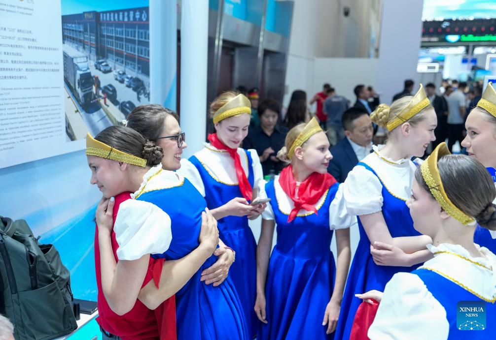Russian dancers prepare for performance during the 10th China-Russia Expo in Harbin, northeast China's Heilongjiang Province, on May 17, 2026. The 10th China-Russia Expo, themed Trust, Cooperation, and Mutual Benefit, opened in Harbin on Sunday. It is jointly hosted by the Ministry of Commerce of the People's Republic of China, the People's Government of Heilongjiang Province, the Ministry of Economic Development of the Russian Federation, and the Ministry of Industry and Trade of the Russian Federation. (Photo: Xinhua)