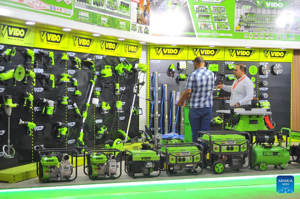 People visit the Carthage International Building and Construction Exhibition held in Tunis, Tunisia, on May 19, 2026. Held every two years, the exhibition is an important event for the Tunisian construction industry. This year's edition attracts about 200 exhibitors. (Photo: Xinhua)