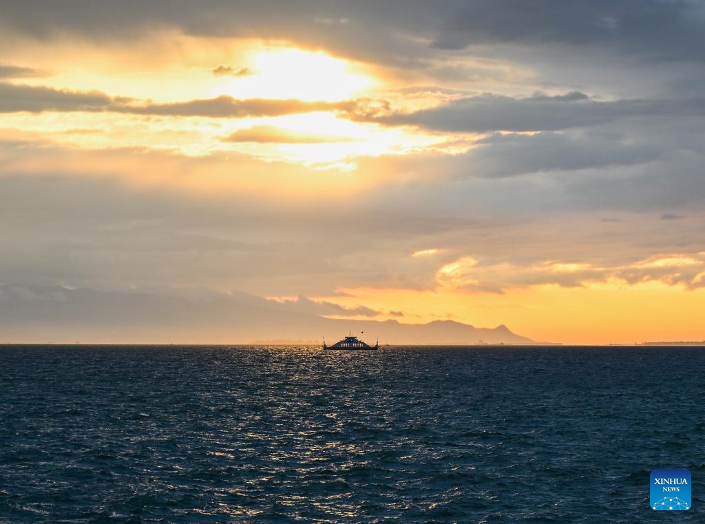 A ship sails on the Gulf of Izmir in Türkiye on May 20, 2026. Located on the Aegean Sea, the Gulf of Izmir in Türkiye serves as a major maritime transportation hub and a popular spot for visitors to enjoy the coastal scenery. (Photo: Xinhua)