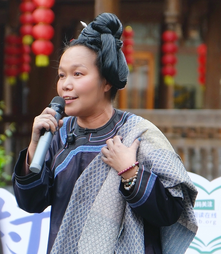 Lai Lei speaks at a reading promotion event in Zhaoxing Dong village, Southwest China's Guizhou Province, on April 27, 2026. Photo: Courtesy of Lai Lei