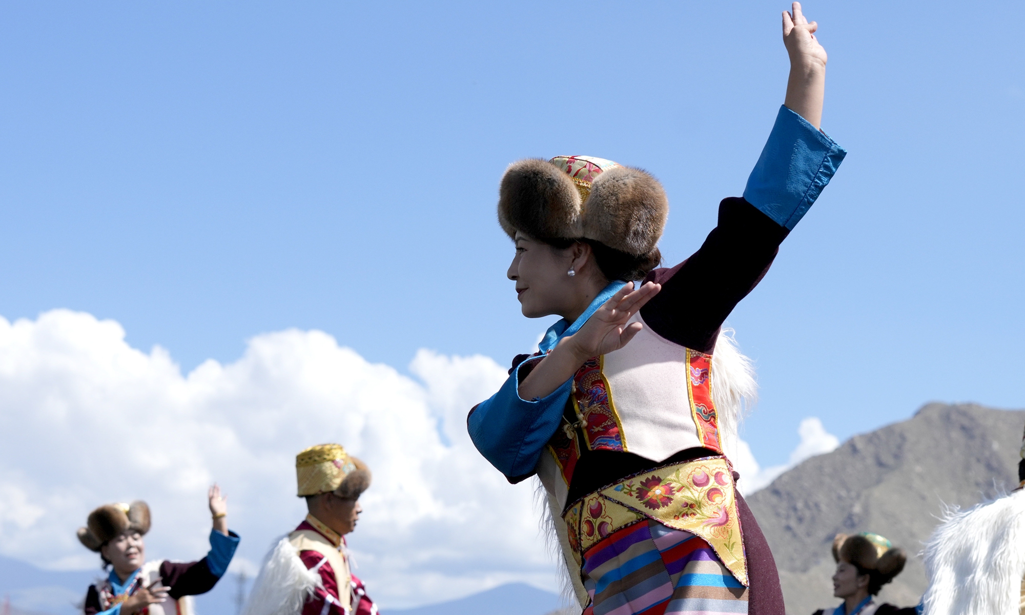 Local residents put on performances during a cultural and tourism event in Lhasa on August 16, 2025. Photo: VCG