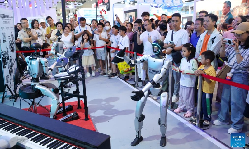 Robots stage a performance at the 22nd China (Shenzhen) International Cultural Industries Fair in Shenzhen, south China's Guangdong Province, May 24, 2026. The 22nd China (Shenzhen) International Cultural Industries Fair kicked off on Thursday in the metropolis of Shenzhen.
The five-day event, which highlights cultural industry development, focuses on the digital intelligence empowerment of the industry and the cultivation of new quality productive forces, gathering domestic and foreign high-end cultural industry resources and innovation elements. Photo: Xinhua