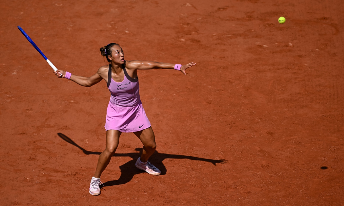 Zheng Qinwen of China in action against Maja Chwalinska of Poland during the women's singles first round match on Day Two of the 2026 French Open at Roland Garros on May 25, 2026 in Paris, France.  Photo: VCG