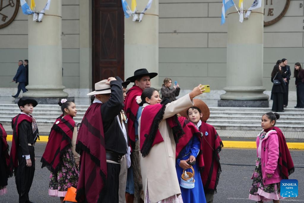 People dressed in traditional clothes take part in National Day celebrations at Plaza de Mayo in Buenos Aires, capital of Argentina, on May 25, 2026. (Photo: Xinhua)