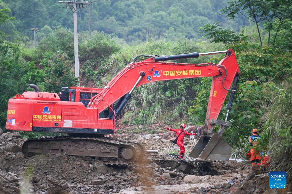 This photo taken on May 25, 2026 shows the rescue site of the flood-hit area after a heavy rainstorm hit Yongchuan District in southwest China's Chongqing Municipality. Record-breaking torrential rain battered Yongchuan District in southwest China's Chongqing Municipality from late Saturday to Sunday, triggering flash floods, landslides and mudslides. Rescue operations are still underway as multiple towns and subdistricts suffered severe damage. (Photo: Xinhua)