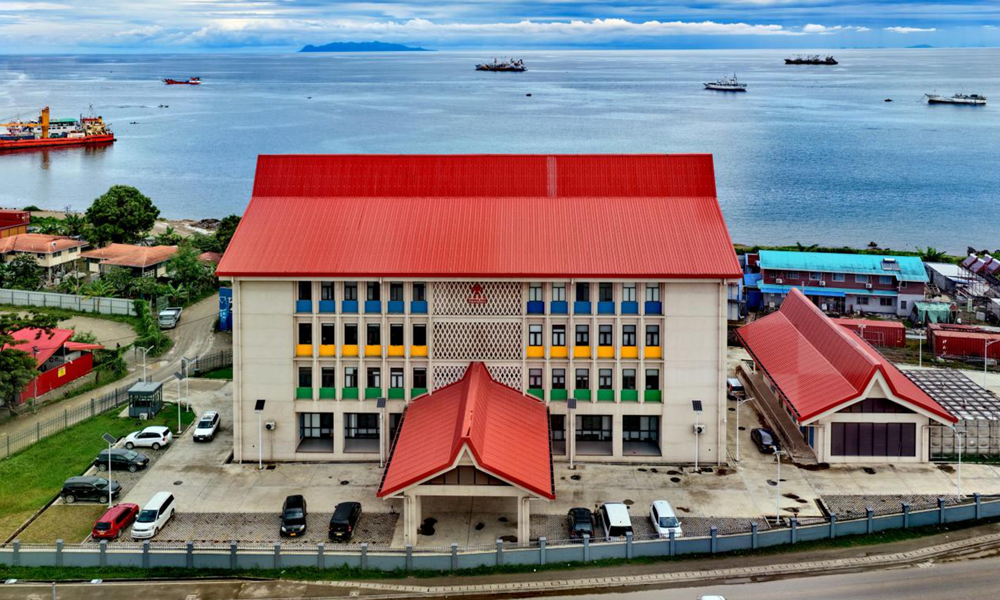 The China-aided Comprehensive Medical Center at the National Referral Hospital in Honiara, Solomon Islands Photo: Courtesy of the Chinese medical team