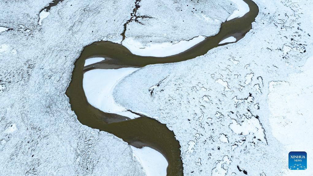 A drone photo taken on May 27, 2026 shows snow scenery of Qiangtang grassland in Nagqu City, southwest China's Xizang Autonomous Region. (Photo: Xinhua)