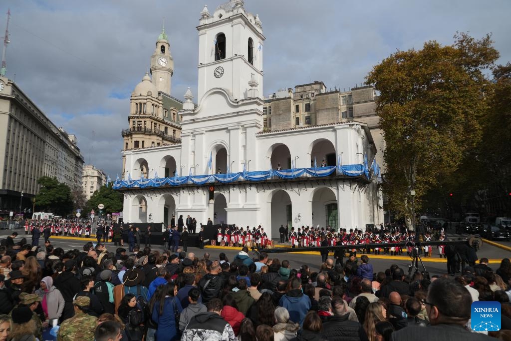 People take part in National Day celebrations at Plaza de Mayo in Buenos Aires, capital of Argentina, on May 25, 2026. (Photo: Xinhua)