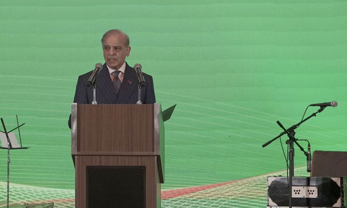 Pakistani Prime Minister Shehbaz Sharif delivers a speech at a reception in Beijing on May 25, 2026, to mark the 75th anniversary of the establishment of diplomatic relations between China and Pakistan. Photo: Feng Fan/GT