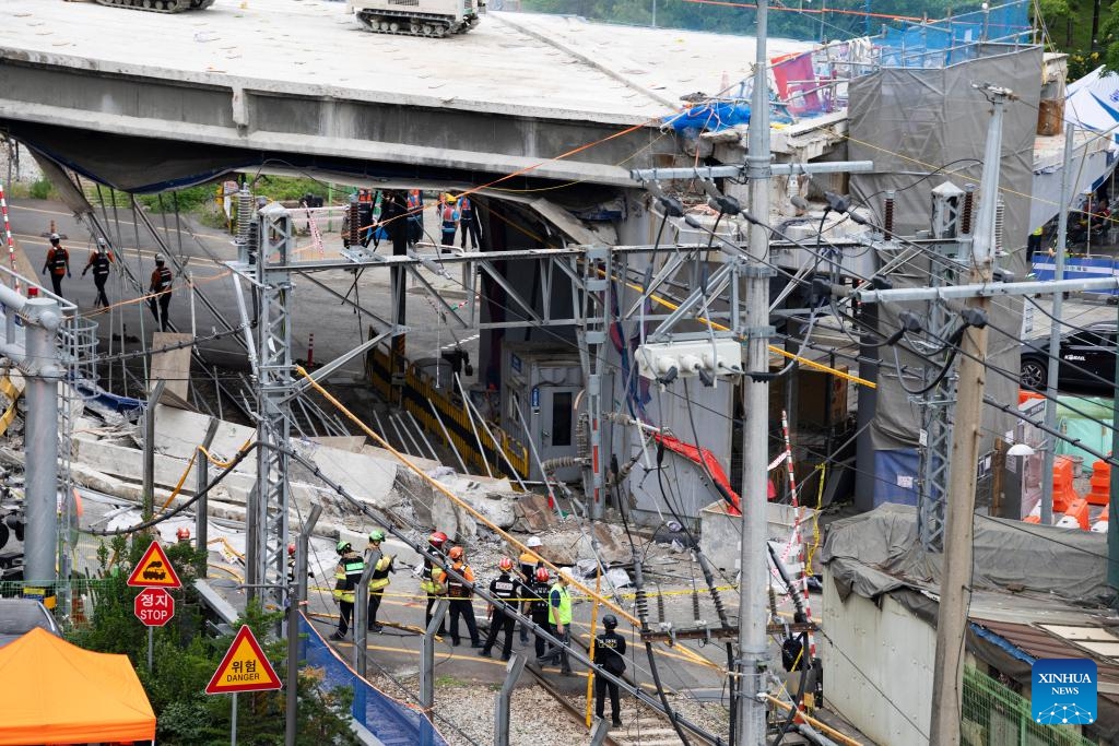 This photo taken on May 26, 2026 shows a scene at the site of an overpass collapse accident in Seoul, South Korea. Three people were killed and three others were injured in South Korea's overpass collapse accident, Yonhap news agency said Tuesday. A section of the upper deck collapsed at the overpass demolition site in Seoul at around 2:33 p.m. local time (0533 GMT). (Photo: Xinhua)