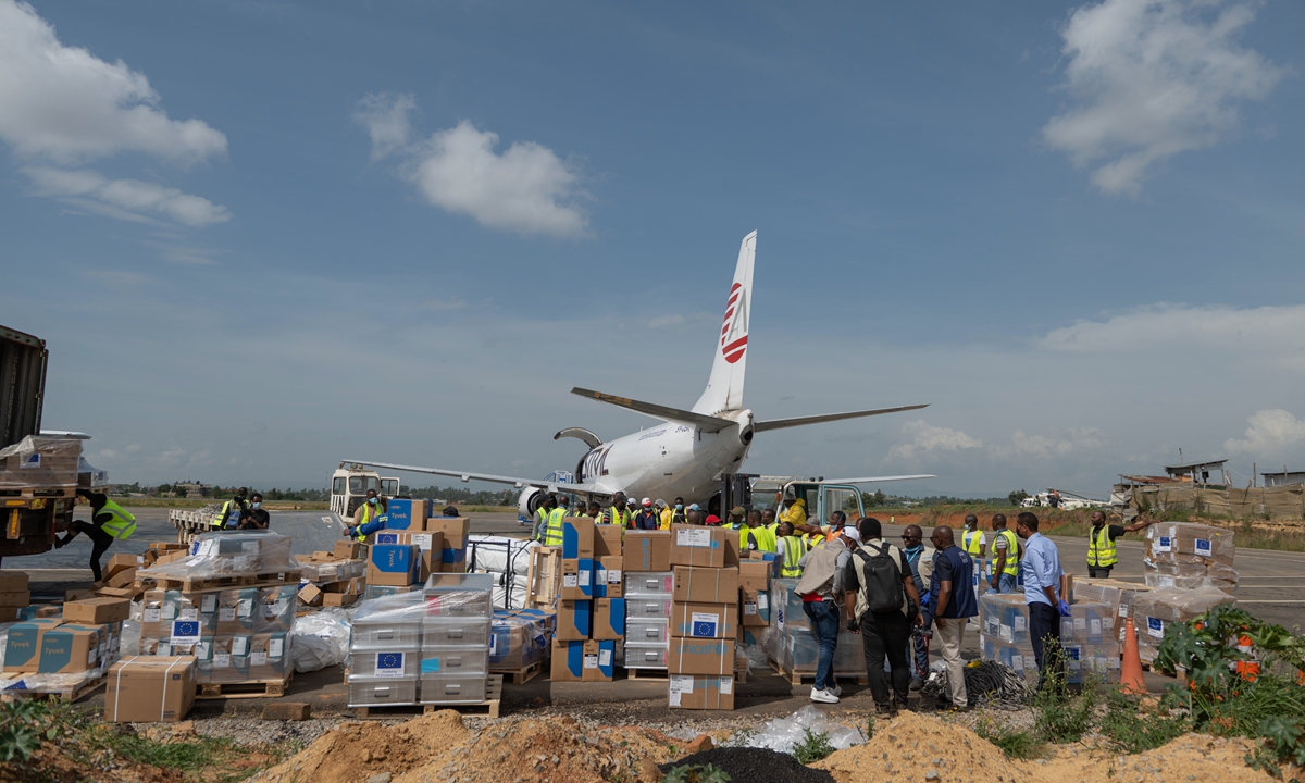 Workers offload medical and emergency supplies donated by the European Union to support frontline workers in their fight against Ebola upon arrival at the national airport in Bunia, Congo, on May 28, 2026. Photo: VCG