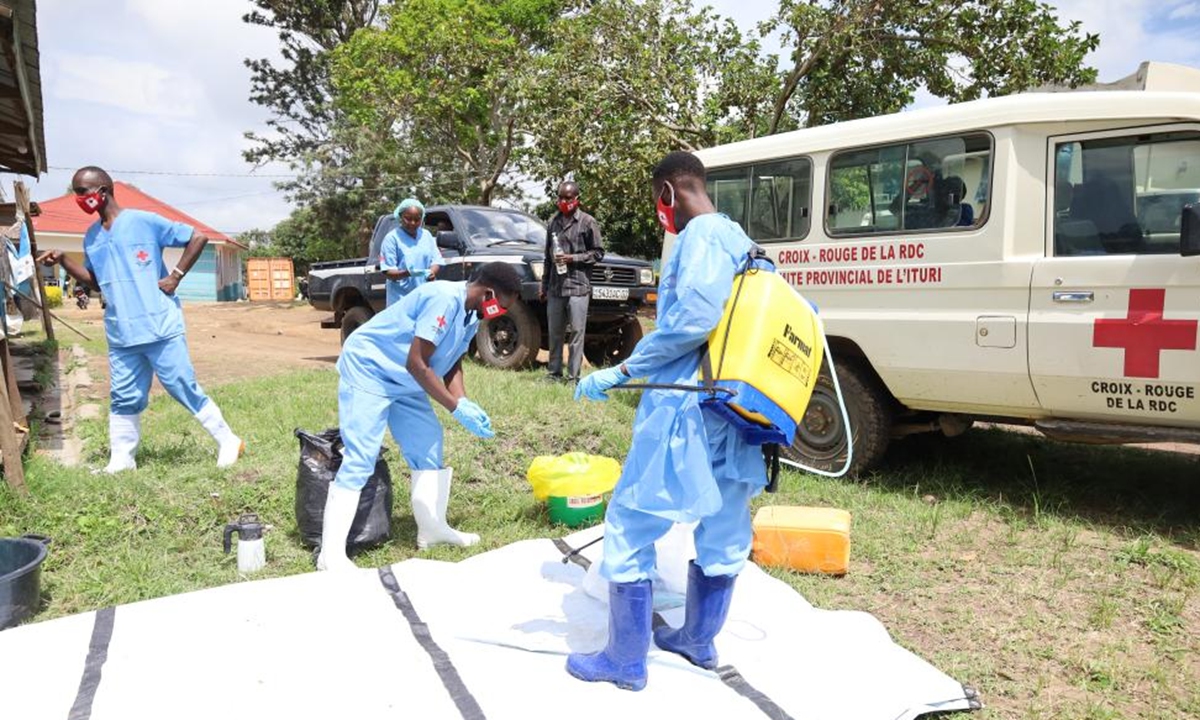 Medical worker disinfect equipments before the burial of a suspected Ebola victim in Bunia, Ituri Province, the Democratic Republic of the Congo, on May 21, 2026. Photo: the Xinhua News Agency