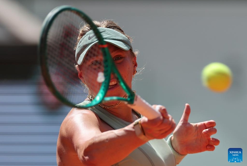 Amanda Anisimova hits a return during the women's singles third round match between Diane Parry of France and Amanda Anisimova of the United States at the French Open tennis tournament at Roland Garros, Paris, France, May 30, 2026. Photo: Xinhua