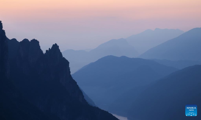 This photo taken on May 31, 2026 shows a view of the Wuxia Gorge along the Yangtze River at dawn, in Wushan County, southwest China's Chongqing Municipality. (Xinhua/Huang Wei)