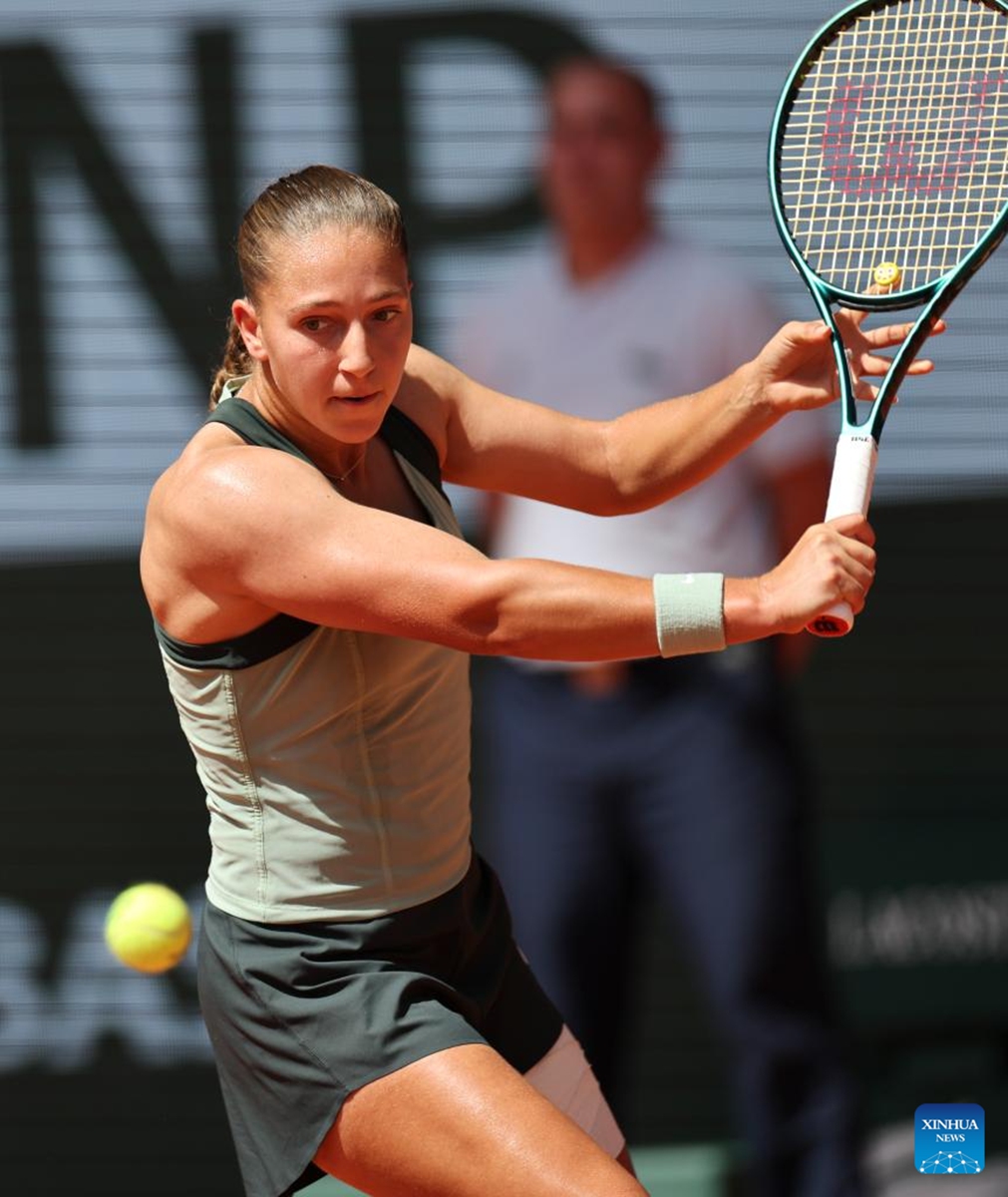 Diane Parry hits a return during the women's singles third round match between Diane Parry of France and Amanda Anisimova of the United States at the French Open tennis tournament at Roland Garros, Paris, France, May 30, 2026. Photo: Xinhua