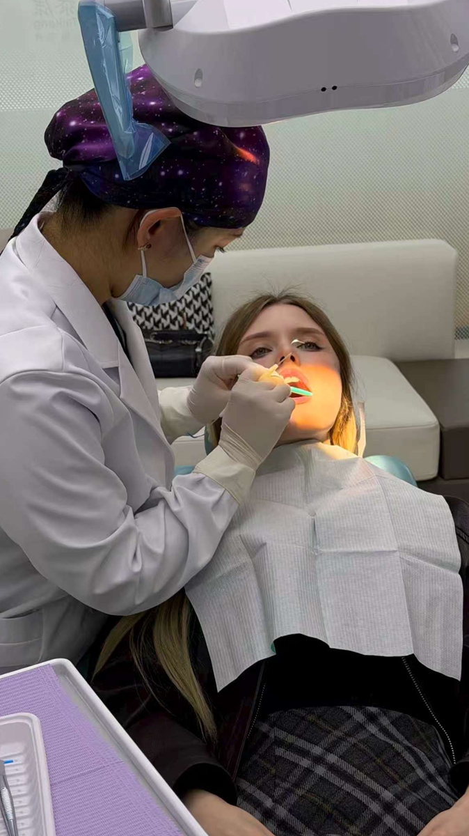 A Russian patient receives dental treatment at Taikang Dental center in Beijing in April, 2026. Photo: Courtesy of Wu Xiao