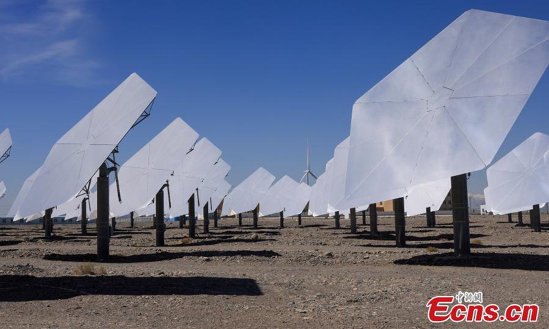 Heliostats reflect sunlight to heat molten salt in Gobi Desert of Hami, northwest China's Xinjiang Uygur Autonomous Region, May 28, 2026. Photo: China News Service