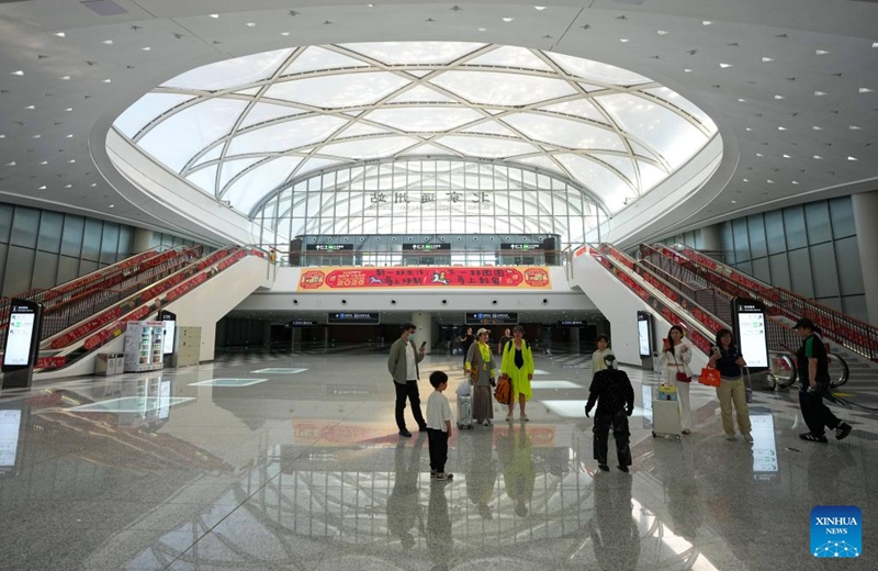 Passengers are pictured at the Beijing Tongzhou Railway Station in the Beijing Municipal Administrative Center in Beijing, capital of China, May 29, 2026. From 2016 to 2026, the Beijing Municipal Administrative Center marks a decade of planning and development. Over the past ten years, it has undergone a remarkable transformation into a vibrant modern area. Photo: Xinhua
