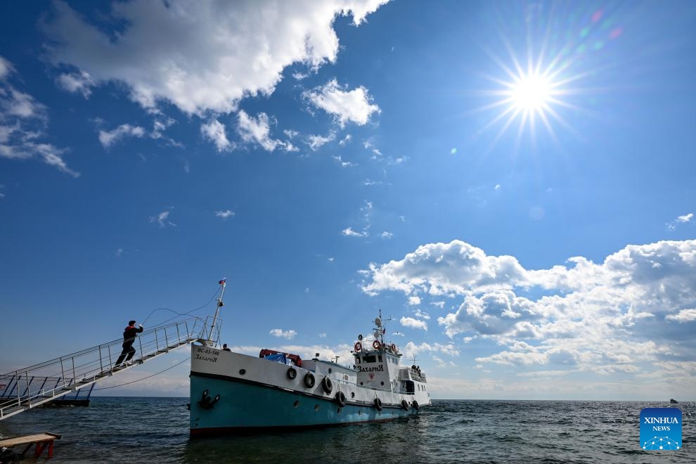 A tourist cruise ship on Lake Baikal is about to set sail from Listvyanka, Russia on May 31, 2026. (Photo: Xinhua)