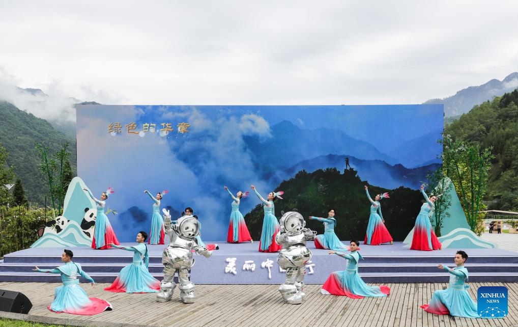 People perform during the opening ceremony of a media tour in Baoxing County of Ya'an, southwest China's Sichuan Province, on June 2, 2026. A media tour of national parks was launched in Baoxing County on Tuesday. Over 140 people participated in the opening ceremony. (Photo: Xinhua)