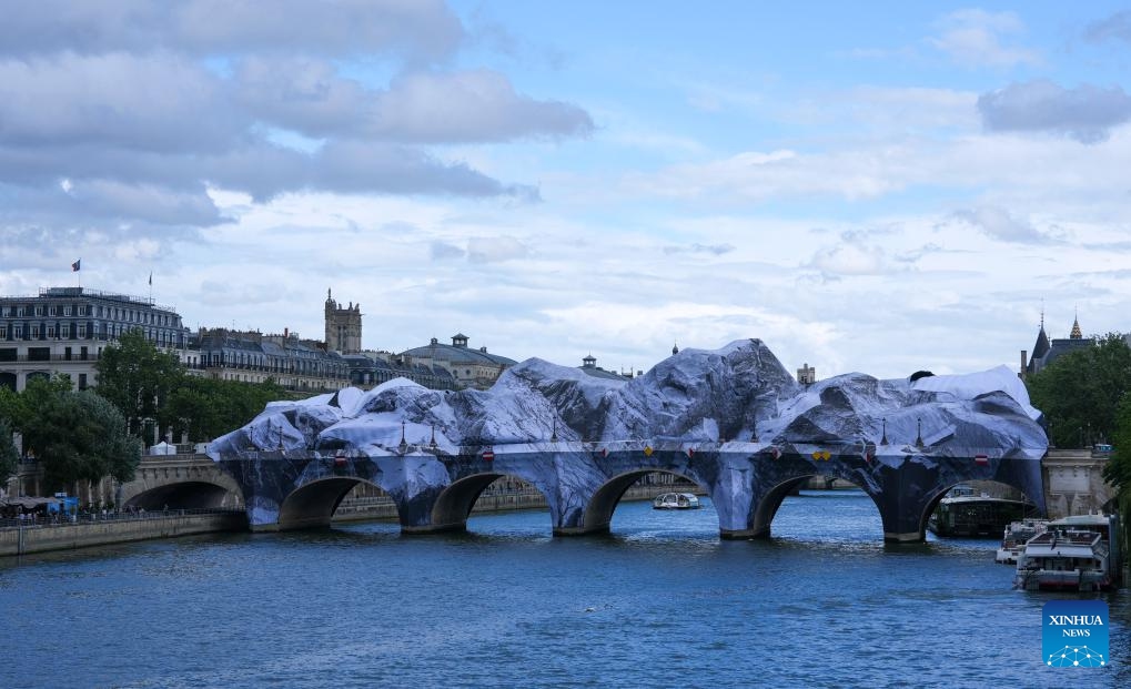 This photo taken on June 2, 2026 shows the temporary art installation La Caverne du Pont Neuf (The Pont Neuf Cave) on the Pont Neuf bridge in Paris, France. (Photo: Xinhua)