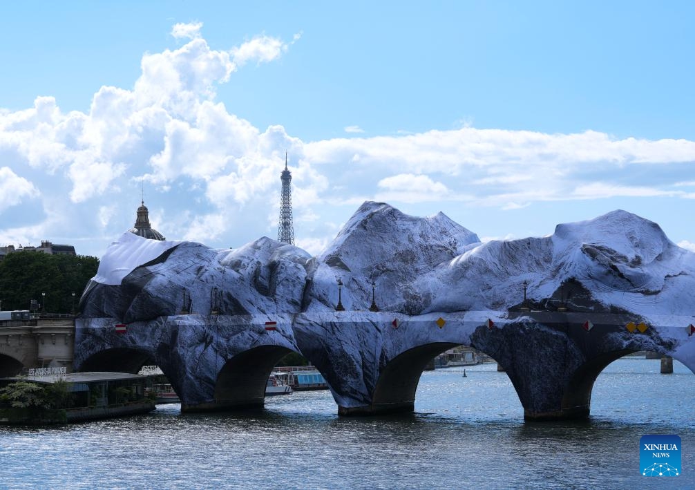 This photo taken on June 2, 2026 shows the temporary art installation La Caverne du Pont Neuf (The Pont Neuf Cave) on the Pont Neuf bridge in Paris, France. (Photo: Xinhua)