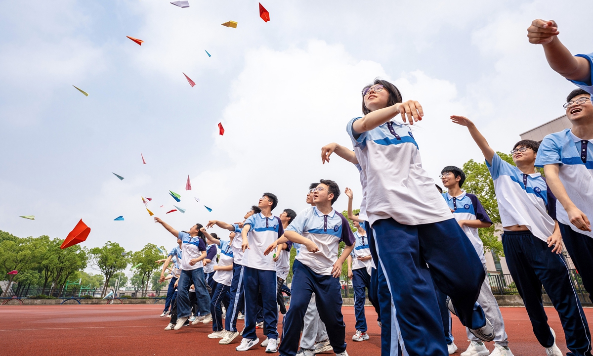 Students take part in group stress-relief activities in a high school in Nantong, East China's Jiangsu Province on June 4, 2026, as the national college entrance examination nears. Photo: IC