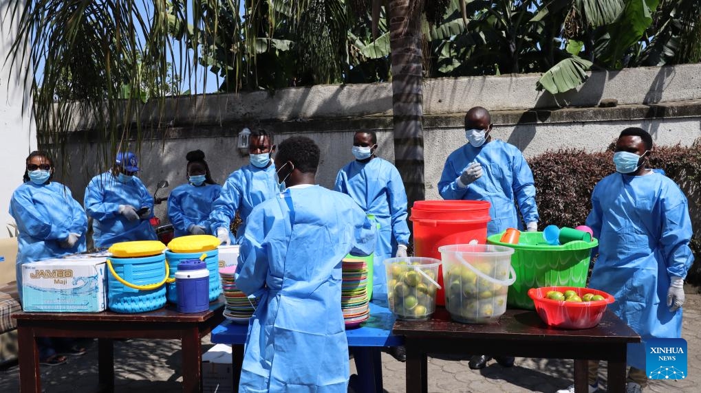 Staff members prepare meals for people under quarantine in Goma, the Democratic Republic of the Congo (DRC), on June 4, 2026. (Xinhua)